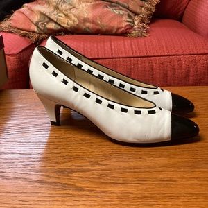 Naturalizer Kitten Heel